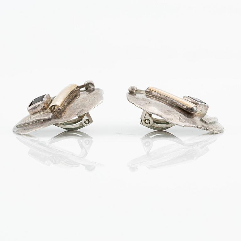 Earrings, Berndt Böhme, a pair, silver with garnets.