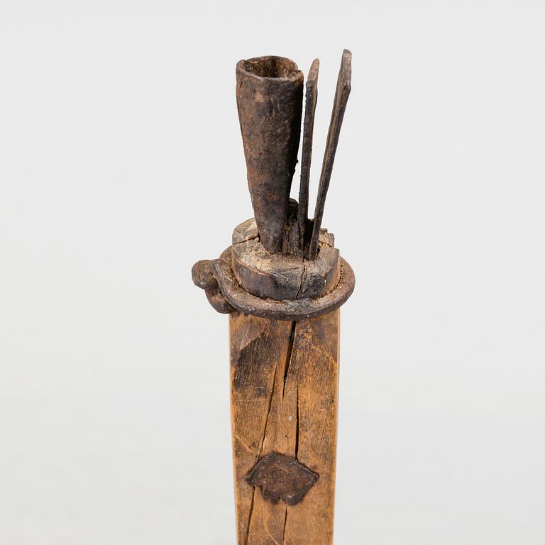 LJUSSTAKE, så kallad lysekärring, allmoge 1800-tal.