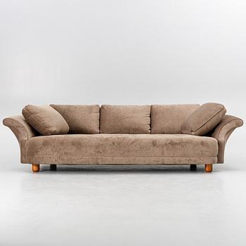 Josef Frank, a 'Liljevalchs sofa', Svenskt Tenn, 2000s.