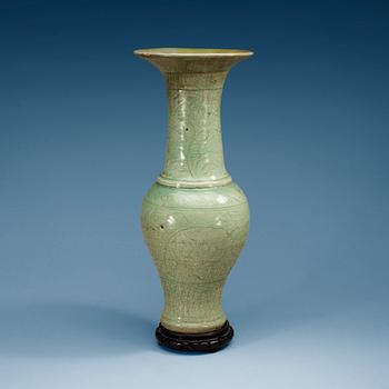 1656. A Longquan celadon glazed Yen Yen vase, Ming dynasty.