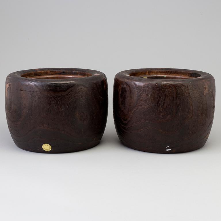 HIBICHI KRUKOR, ett par, trä med kopparinsats. Japan, Meiji (1868-1912).
