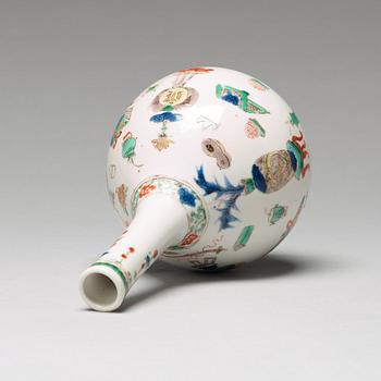 A famille verte vase, Qing dynasty, Kangxi (1662-1722).