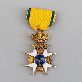 The royal swedish order of the sword CF Carlman Stockholm 18 carat gold. Weight ca 13 gram.
