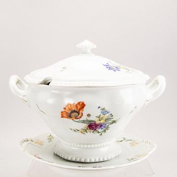 A 76 pcs Rosenthal porcelain service mid 1900s.