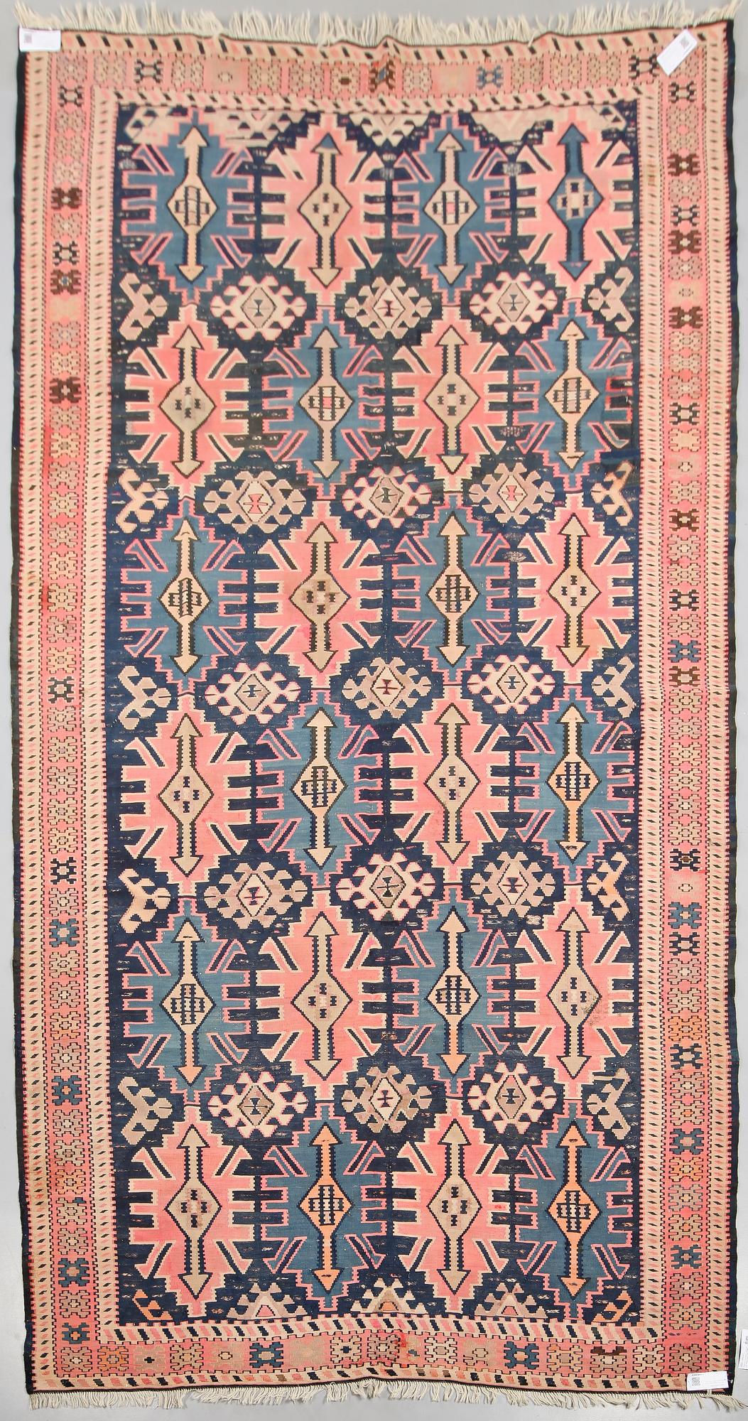 MATTA, Kaukasisk Kelim, semiantik. 186 x 363 cm.