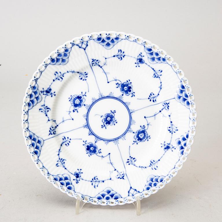 SERVIS, helblonde, 52+1 delar, Musselmalet, Royal Copenhagen.