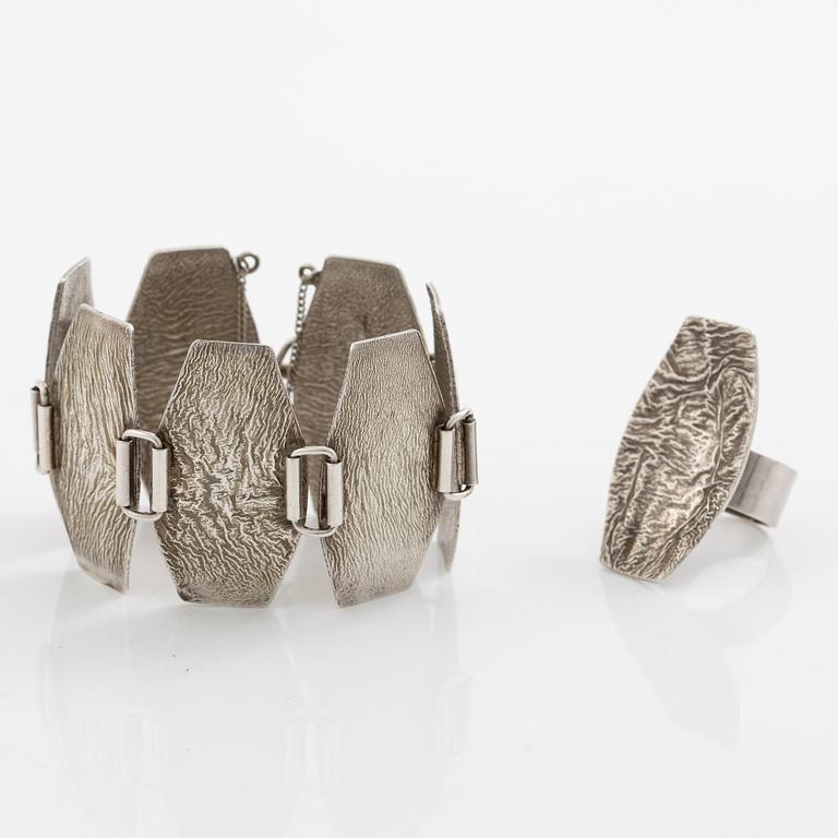 Ring and bracelet, silver, Waldemar Jonsson, blue for Stigbert.