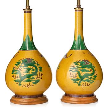 897A. A pair of late yellow ground vases with five clawed dragons, late Qing dynasty.