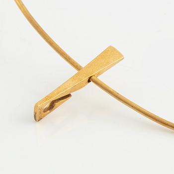 18K gold necklace.