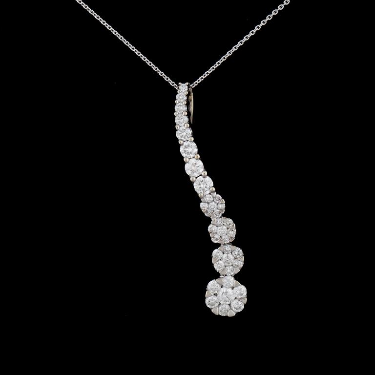 HALSSMYCKE, 14k vitguld med briljantslipade diamanter tot ca0,62ct. Vikt 2,6g.