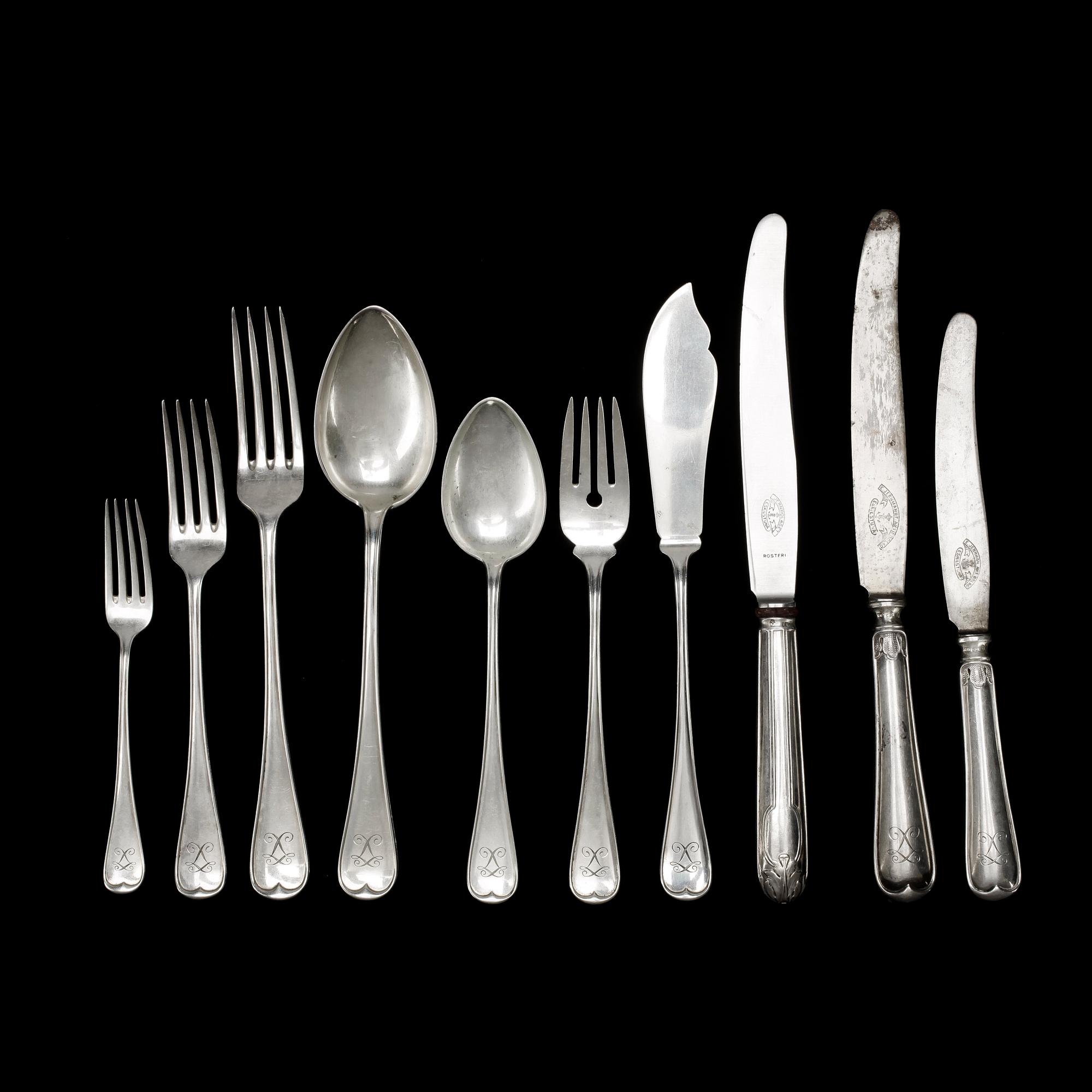 BESTICKSERVIS, silver, C G Hallberg, Stockholm, 1900-tal. Totalvikt ca 8096 gram.