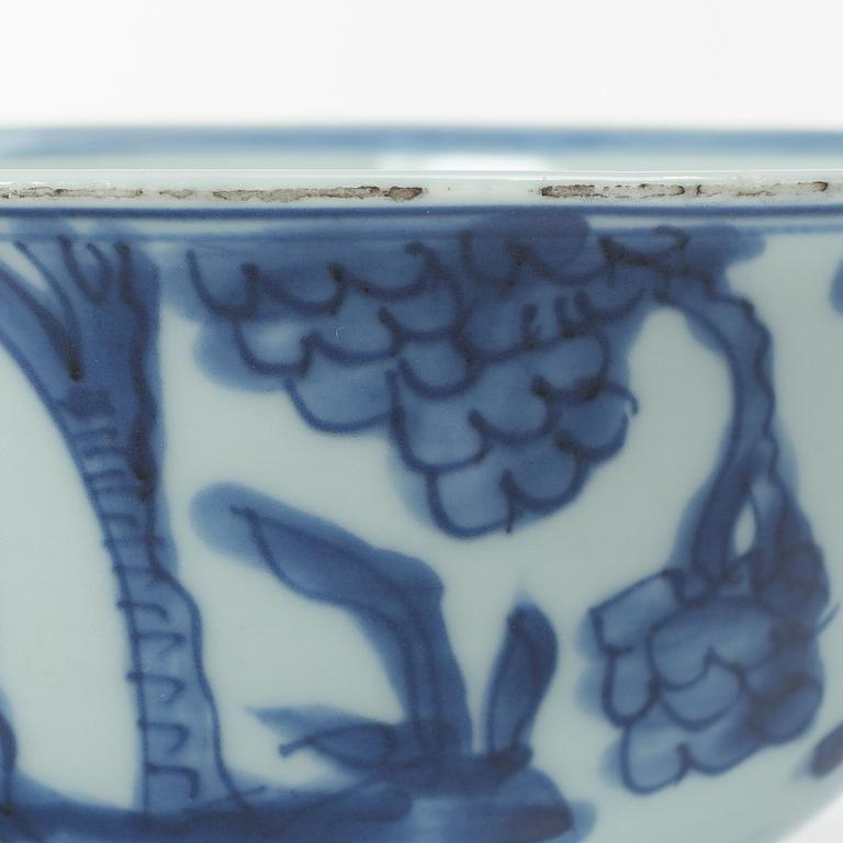 Skål, porslin. Mingdynastin (1368-1644).