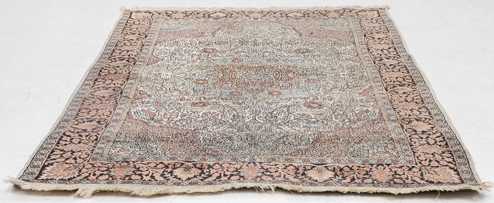 Matta, Kashmir, ca 203 x 150 cm.