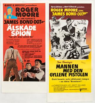 Filmaffischer 2 st James Bond "Mannen med den gyllene pistolen" och "Älskad spion" 1974/1977.