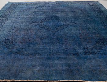 An oriental carpet, ca 408 x 299 cm.