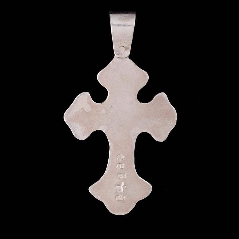 RIIPUS/RISTI, hopeaa ja 14K kultaa, musta timantti 0,05 ct, 2009.