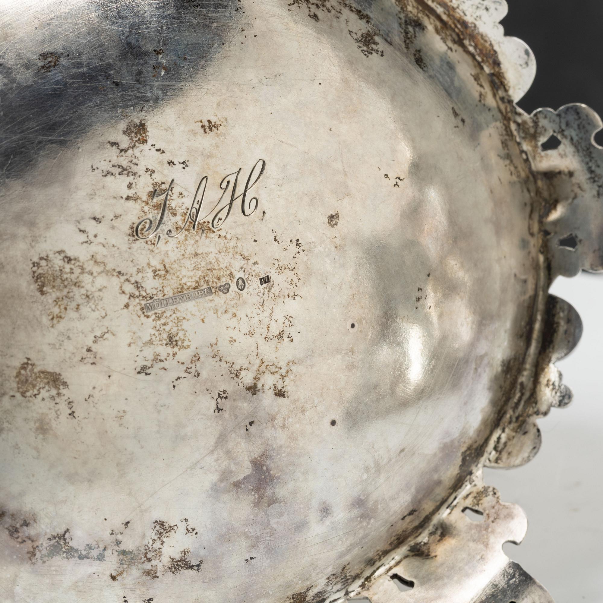 A three-piece silver coffee service, Gustaf Mölleborg, Stockholm, 1903.