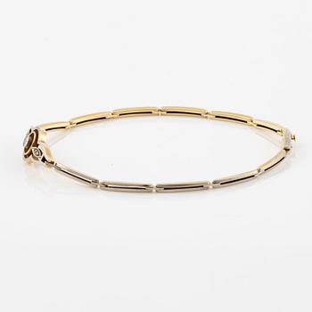 Bracelet in 14K gold set with old-cut and rose-cut diamonds.