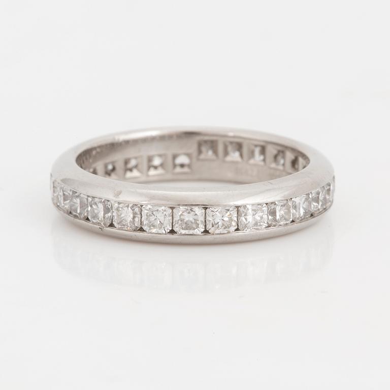 TIFFANY Lucida diamond eternity band ring, platinum.