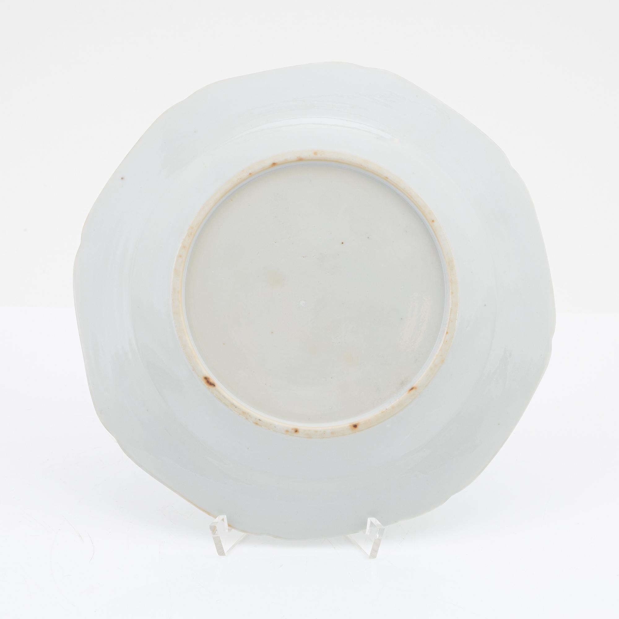 A set of five famille rose dinner plates, Qing dynasty, Qianlong (1736-95).