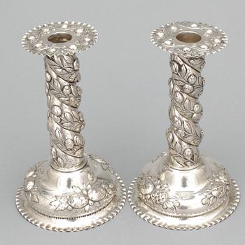 LJUSSTAKAR, ett par, silver, 1900-talets första hälft. Vikt ca 440 gram.