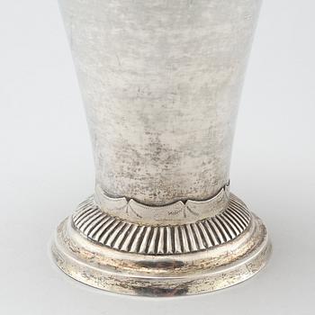 A silver beaker by Anders Pihlgren, Östhammar, 1806.