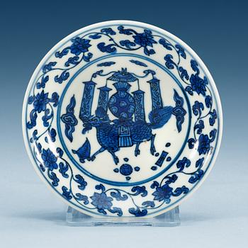 1674. A blue and with dish, Ming dynasty, with Wanli six character mark.