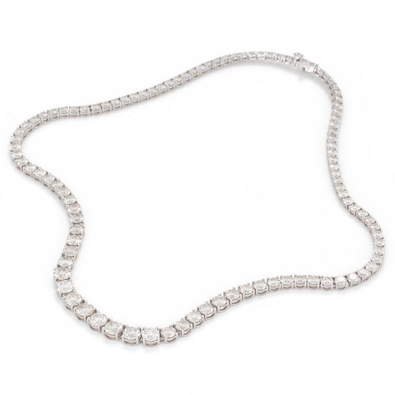 COLLIER med 104 briljantslipade diamanter totalt ca 25.44 ct. Kvalitet ca G-H/VS-SI.