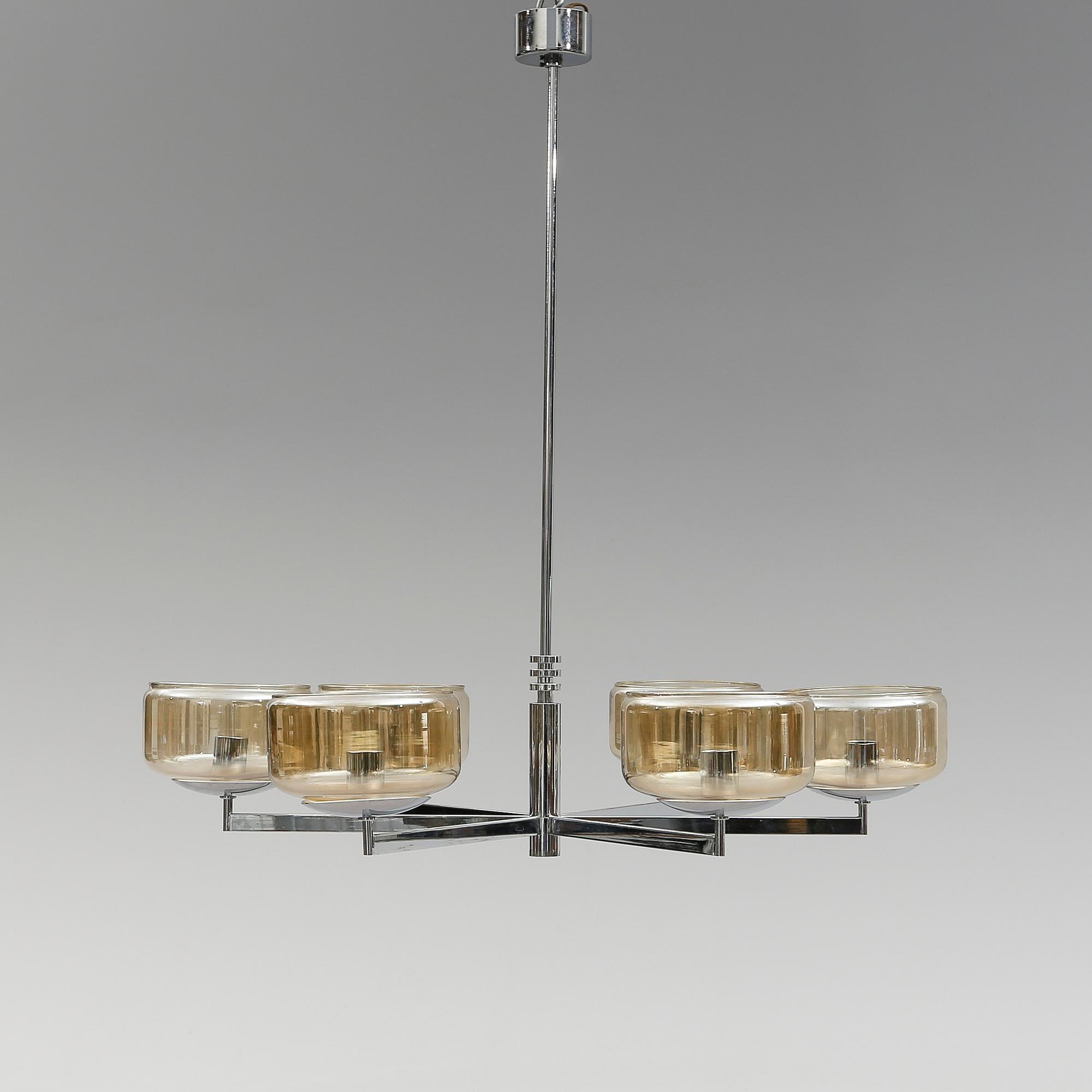 TAKLAMPA, 1900-talets andra hälft. Höjd ca 73 cm.