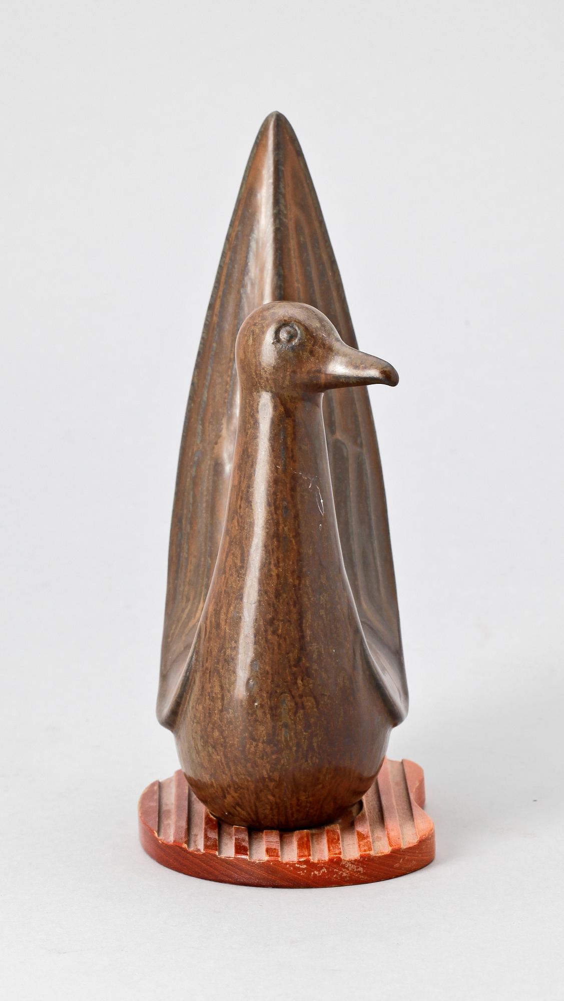 FIGURIN, stengods. Gunnar Nylund, Rörstrand.