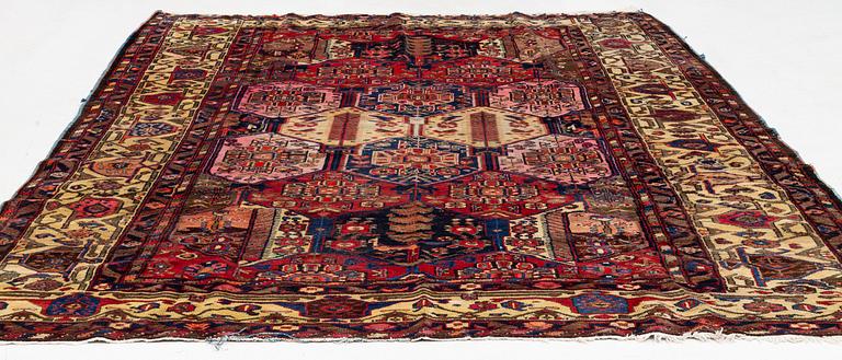 Matta, Chahar Mahal Bakhtiari, anitk/semiantik, ca 330 x 251 cm.