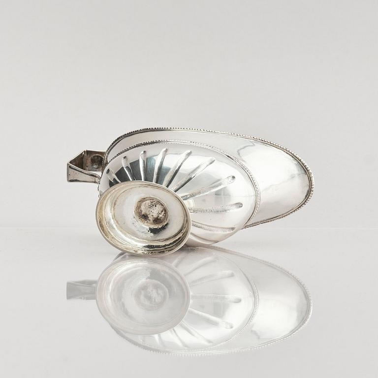 Erik Löfgren, gräddkanna, silver, (verksam 1786-1796) Umeå. Gustaviansk.