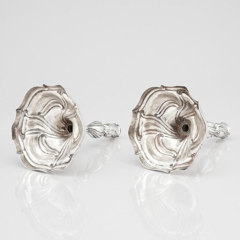 Johann Balthasar Heckenauer, ljusstakar, ett par, silver, Augsburg (1775-1777). Rokoko.