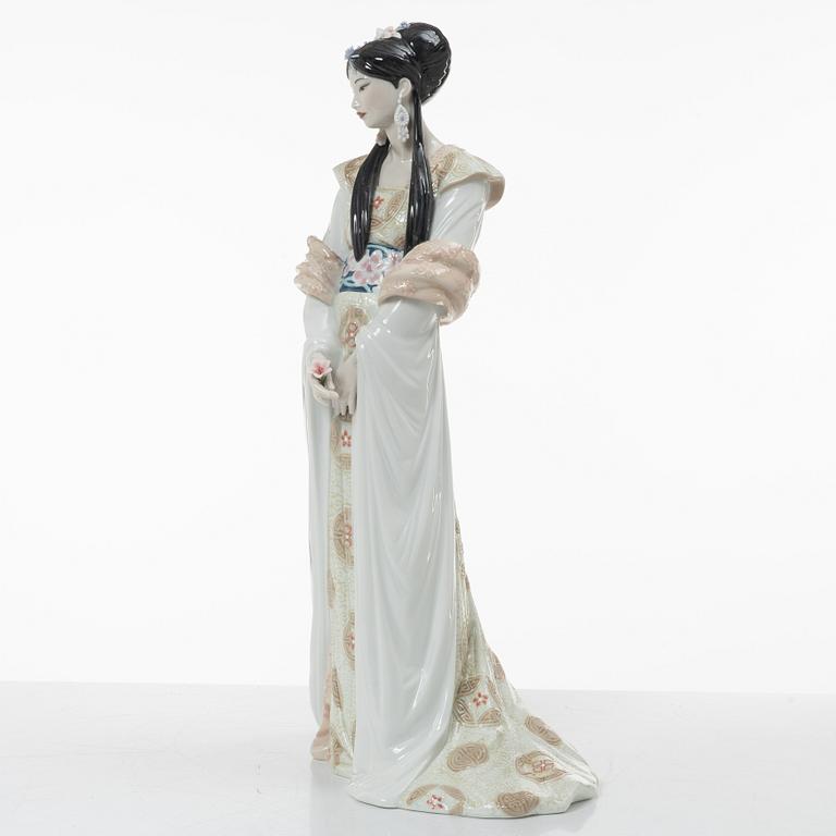 José Luis Santes, figurine, "Chinese beauty", Lladró, Spain, 2012-2022.