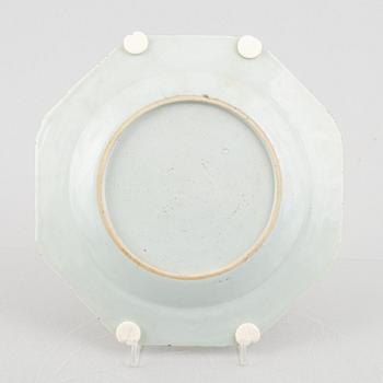 A group of three Chinese famille rose porcelain plates, Qing dynasty, Qianlong (1736-95).