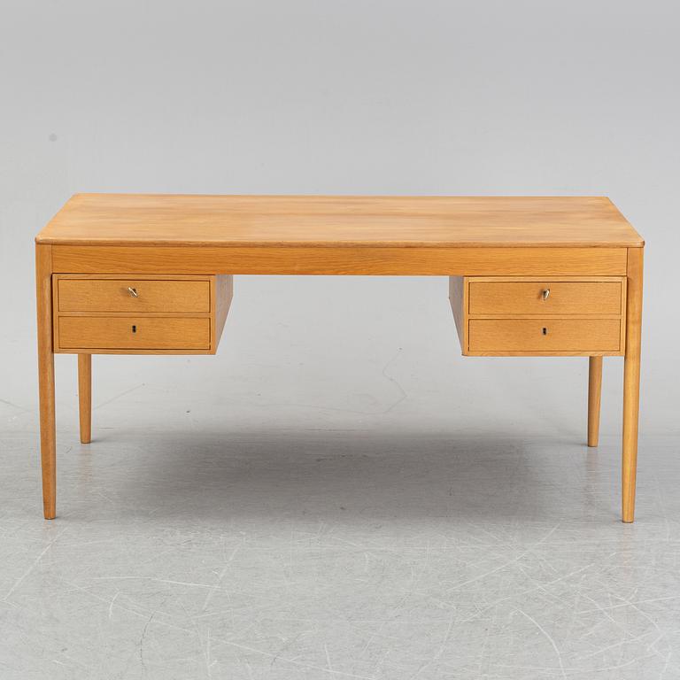 Yngvar Sandström, an oak desk, AB Seffle Möbelfabrik, second half of the 20th century.