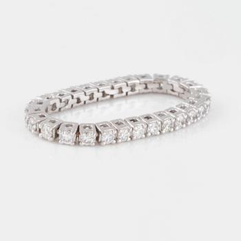 RING, sk eternityring, med briljantslipade diamanter, ca 0.70 ct.