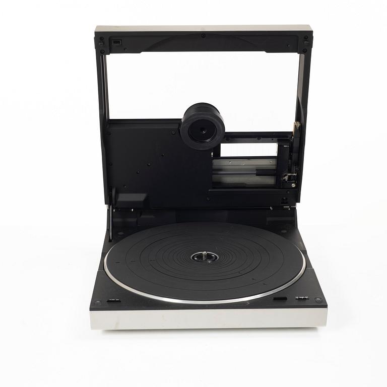 Vinyl record player, Technics Quartz SL-10, Matsushita Electric, Japan, 1979–1985.