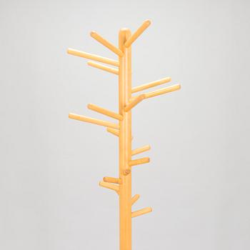 Anna-Maija Jaatinen, vaatenaulakko, "Clothes Tree", Artek. Malli muotoiltu 1964.