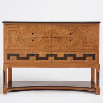 Carl Bergsten, an oak veneered sideboard/ chest of drawers, Nordiska Kompaniet Sweden 1923. Part of a set exhibited in Gothenburg 1923.