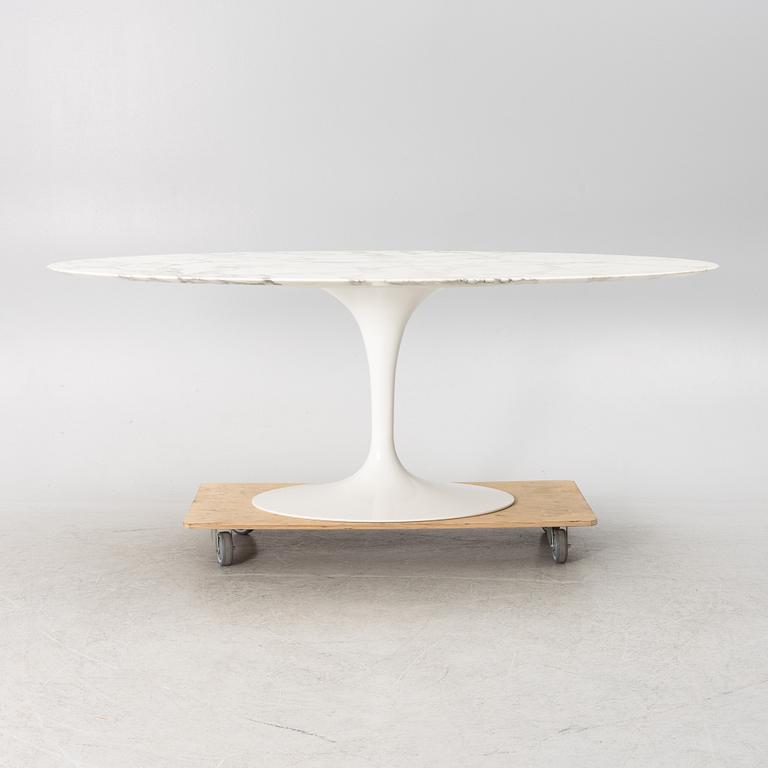 Eero Saarinen, a 'Tulip' dining table", Knoll Studio.