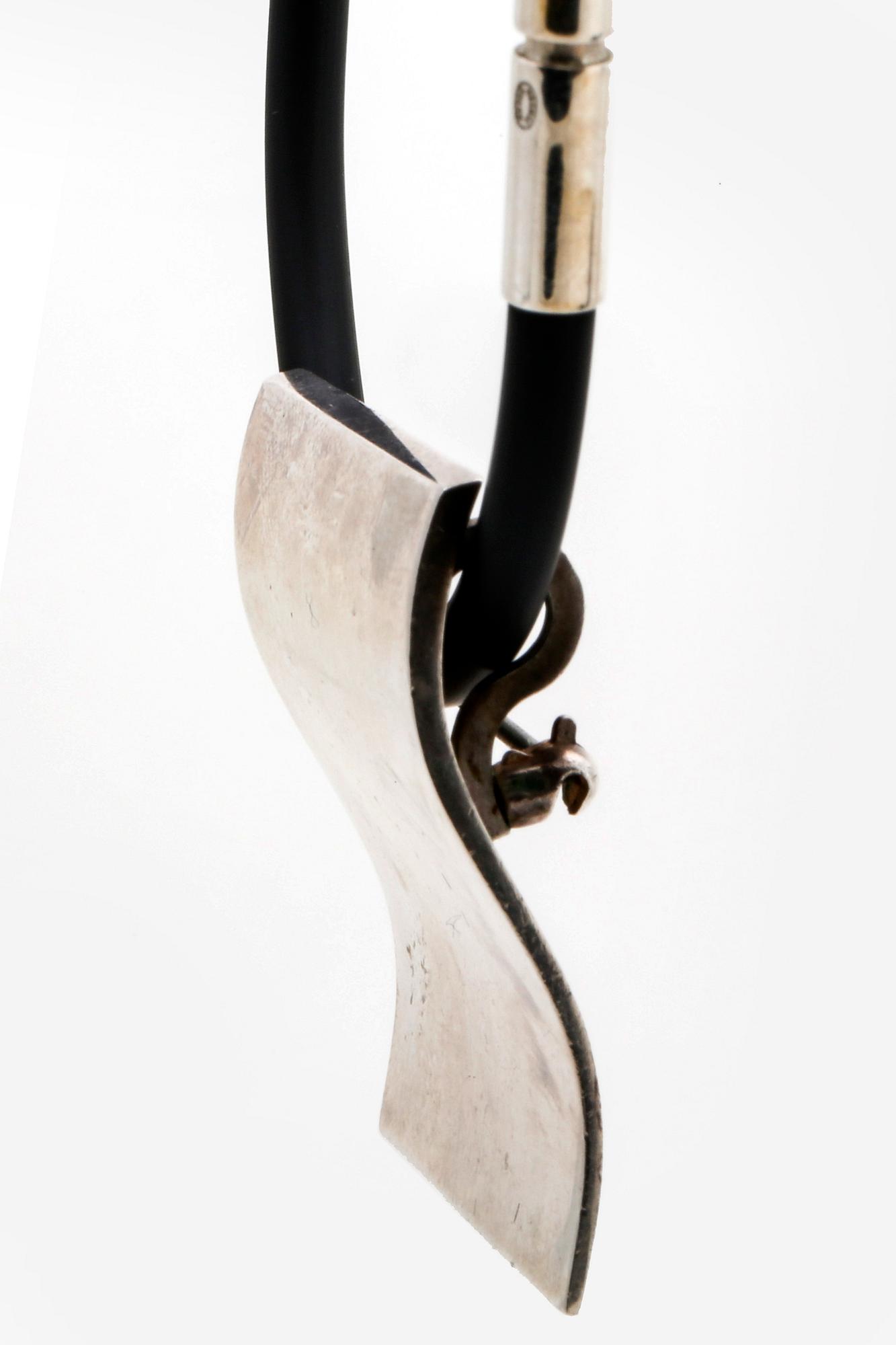 Georg Jensen hänge/brosch på gummi-vajer, sterling silver, ca 4 x 4 cm, längd ca 45 cm, nr 432.