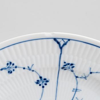Ruoka-astiasto,  93 osaa, "Musselmalet", Royal Copenhagen, Tanska 1958-66.
