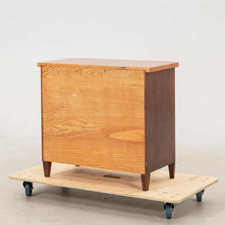 Cabinet, first half of the 20th century.