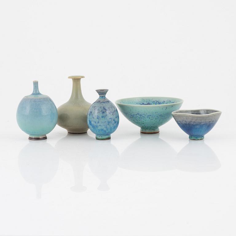 Berndt Friberg, vaser, 3 st och skålar, 2 st, Gustavsbergs studio, bl.a. 1950.