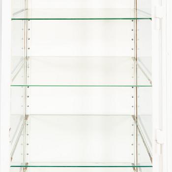 Läkarskåp Mellaneuropa 1900-talets mitt.