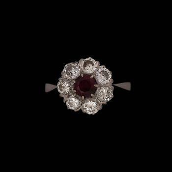 A  ruby ring with brilliant cut diamonds, tot. app. 1.20 ct.