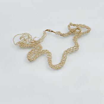 COLLIER, troligtvis med små orientaliska pärlor, lås i 18K guld.
