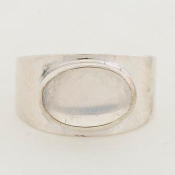 RINGAR, 3 st, silver, rosenkvarts, månsten. Erik Granit, Helsingfors 1960-67.