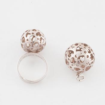 VICTOR JANSON, Lindesberg, 1977, a ring and a pendant.